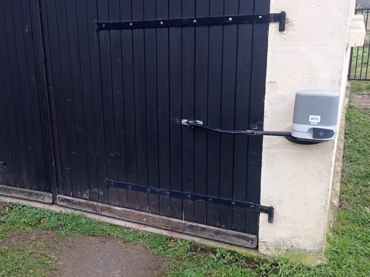 Installation d'un automatisme pour portail battant à Huisseau-sur-Cosson